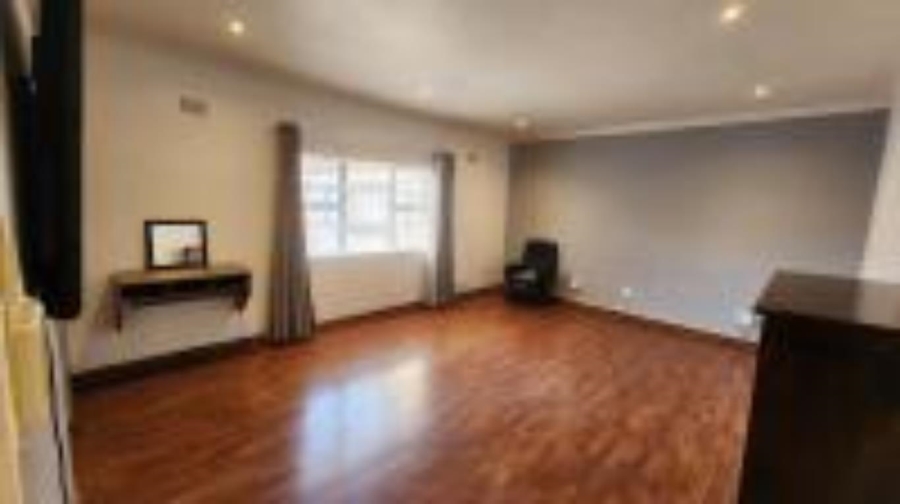 3 Bedroom Property for Sale in Zeekoevlei Western Cape